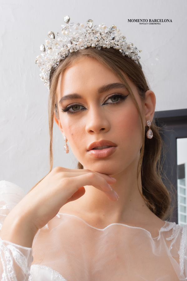 Tiara isidora